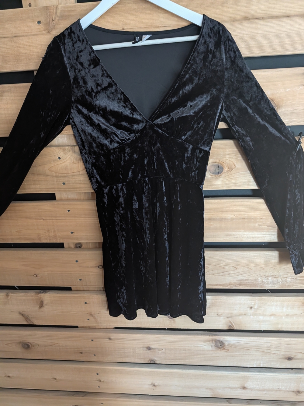 H&M Black Velvet V-Neck Tunic Top